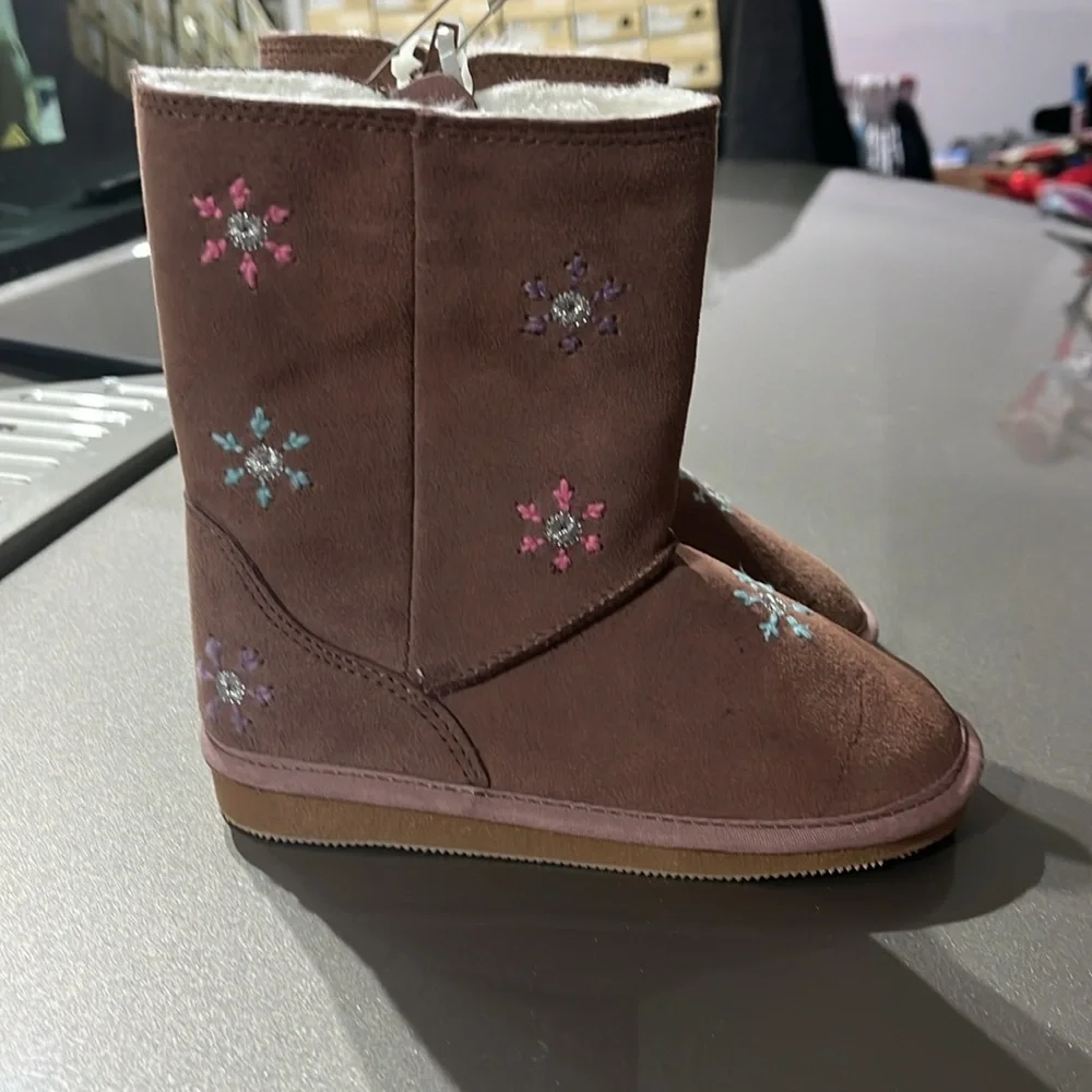Reebok Weebok Snowflake Winter Boots new suede Girls Toddlers Size 9